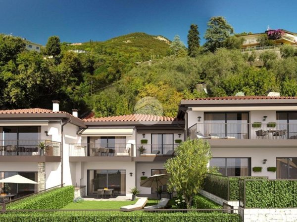 appartamento in vendita a Gardone Riviera in zona Fasano