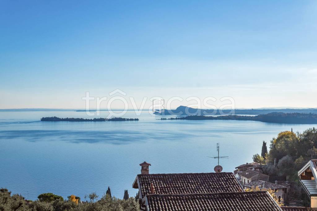 appartamento in vendita a Gardone Riviera in zona Fasano