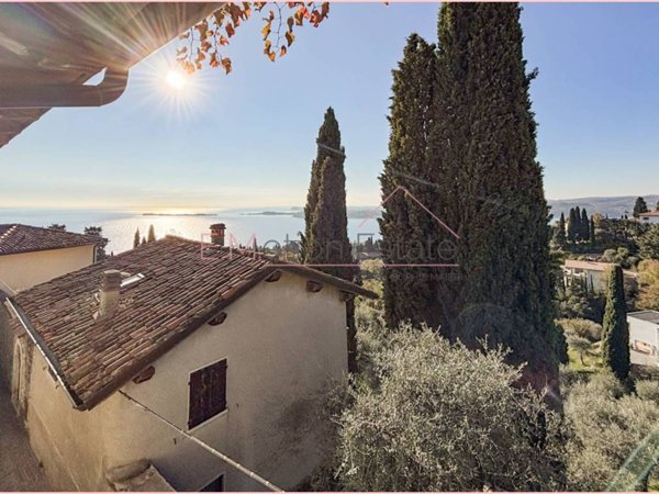 casa indipendente in vendita a Gardone Riviera