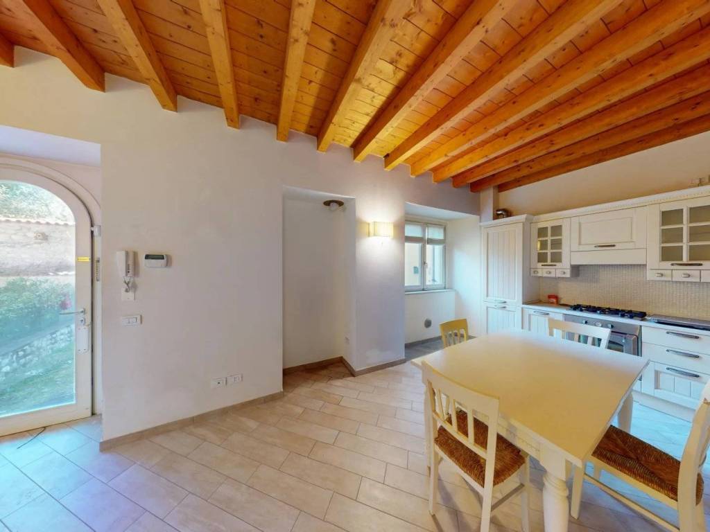 casa indipendente in vendita a Gardone Riviera in zona Morgnaga