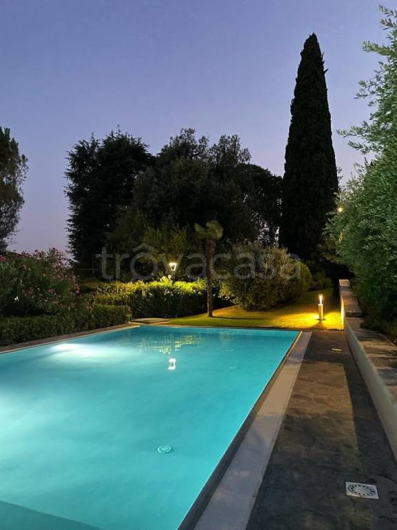 appartamento in vendita a Gardone Riviera