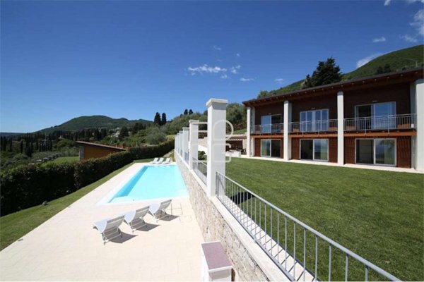 casa indipendente in vendita a Gardone Riviera