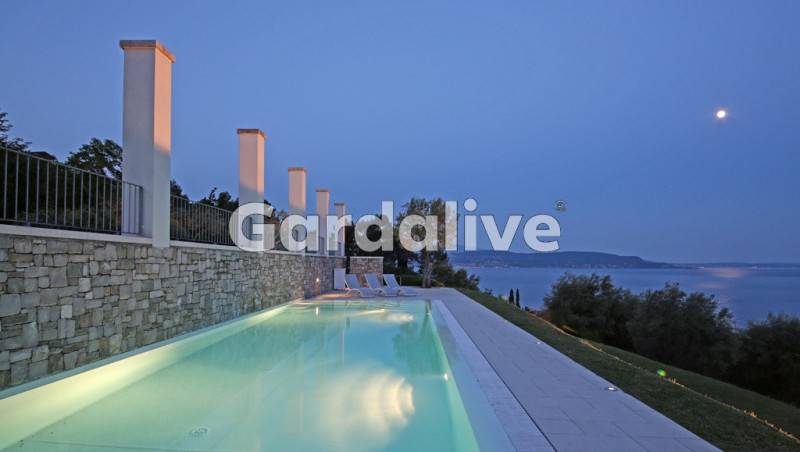 casa indipendente in vendita a Gardone Riviera