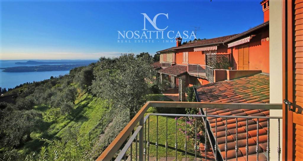 appartamento in vendita a Gardone Riviera in zona Tresnico