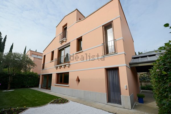casa indipendente in vendita a Gardone Riviera
