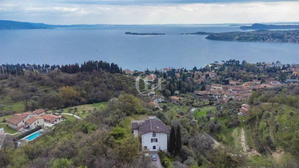 casa indipendente in vendita a Gardone Riviera