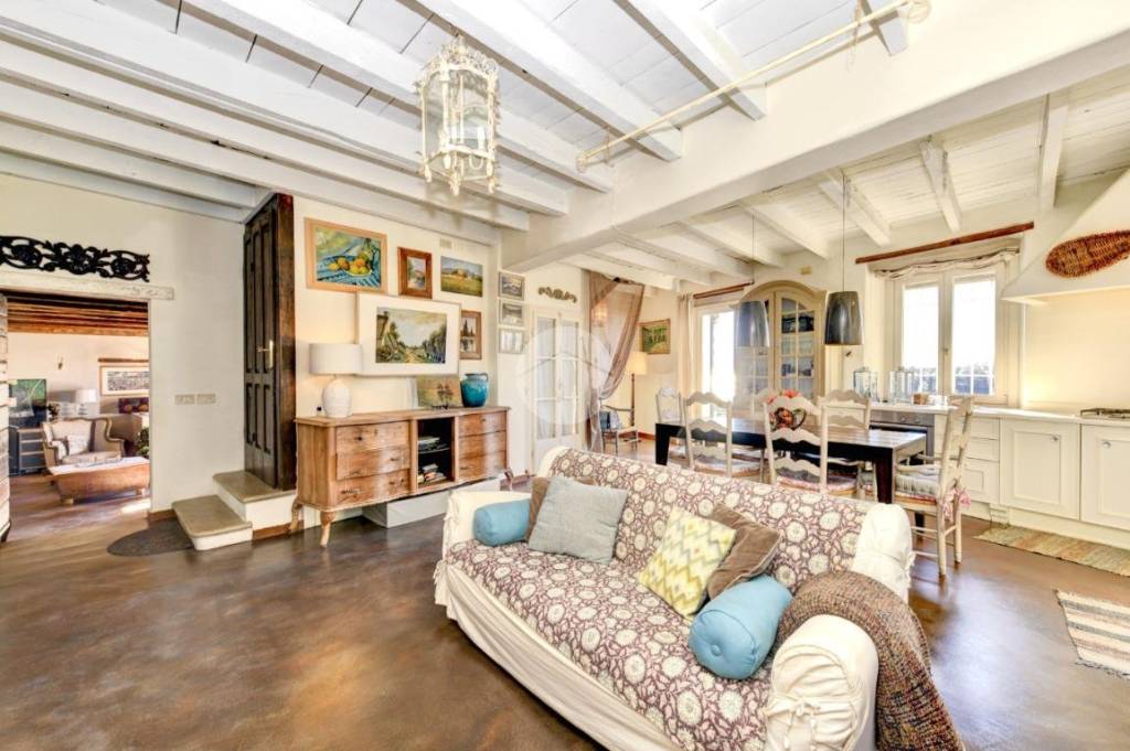 casa indipendente in vendita a Gardone Riviera in zona Fasano