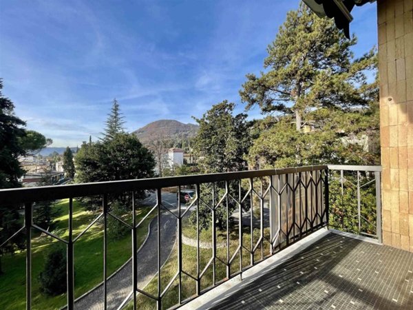 appartamento in vendita a Gardone Riviera