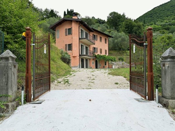 casa indipendente in vendita a Gardone Riviera