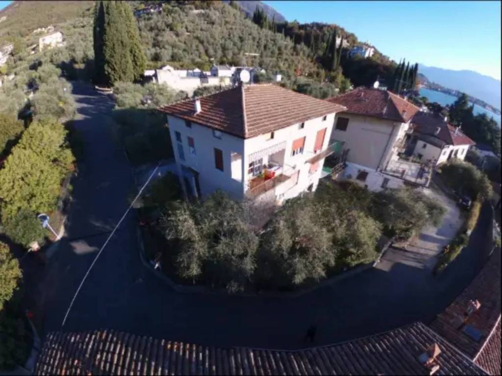 casa indipendente in vendita a Gardone Riviera in zona Fasano