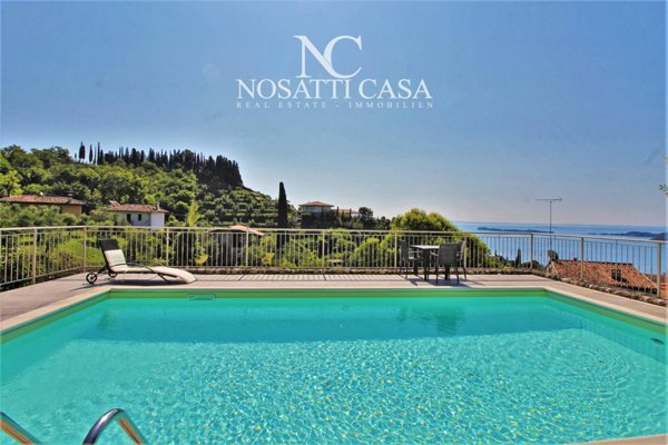 appartamento in vendita a Gardone Riviera in zona Morgnaga