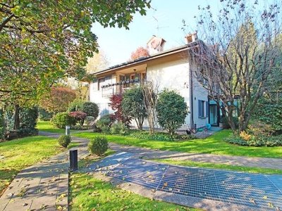 casa indipendente in vendita a Gardone Riviera