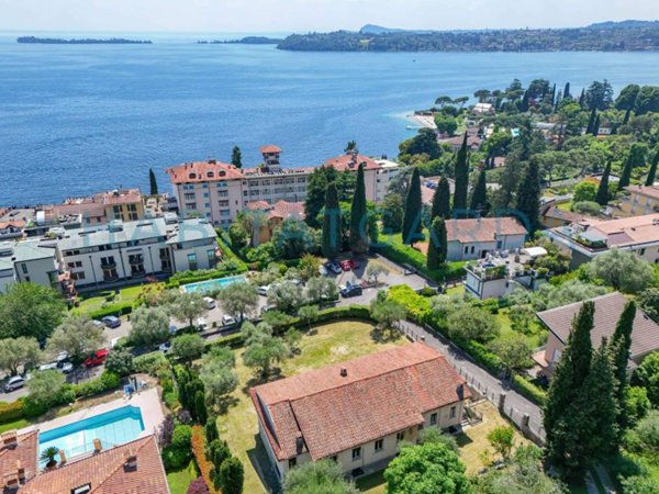 casa indipendente in vendita a Gardone Riviera