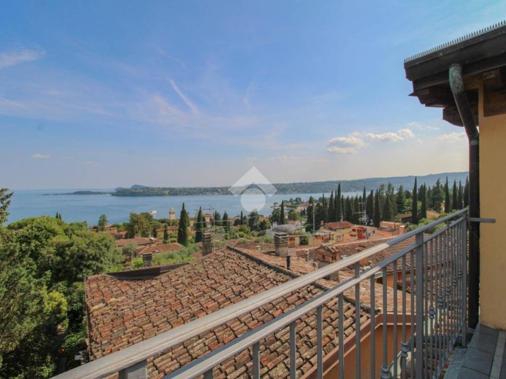 casa indipendente in vendita a Gardone Riviera