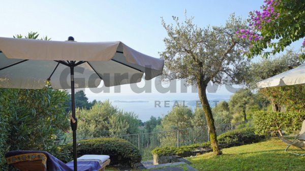 appartamento in vendita a Gardone Riviera in zona Tresnico