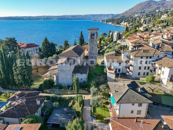 appartamento in vendita a Gardone Riviera in zona Fasano