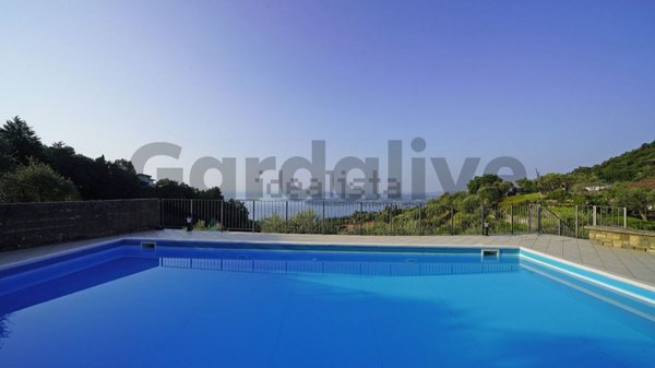 appartamento in vendita a Gardone Riviera in zona Tresnico