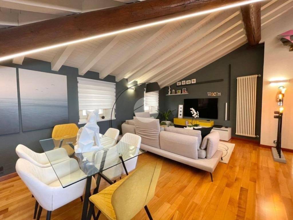 appartamento in vendita a Gardone Riviera