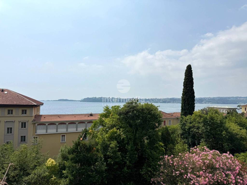 appartamento in vendita a Gardone Riviera