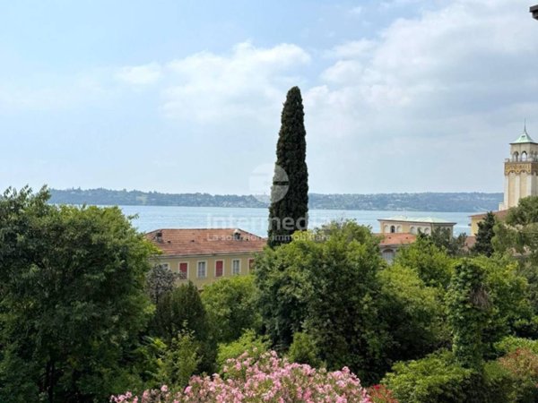 appartamento in vendita a Gardone Riviera