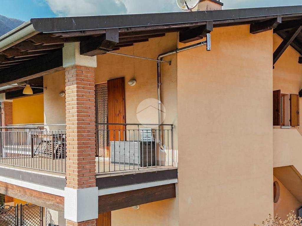 appartamento in vendita a Gardone Riviera in zona San Michele