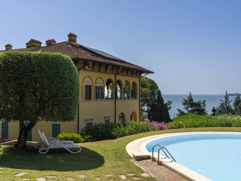 appartamento in vendita a Gardone Riviera