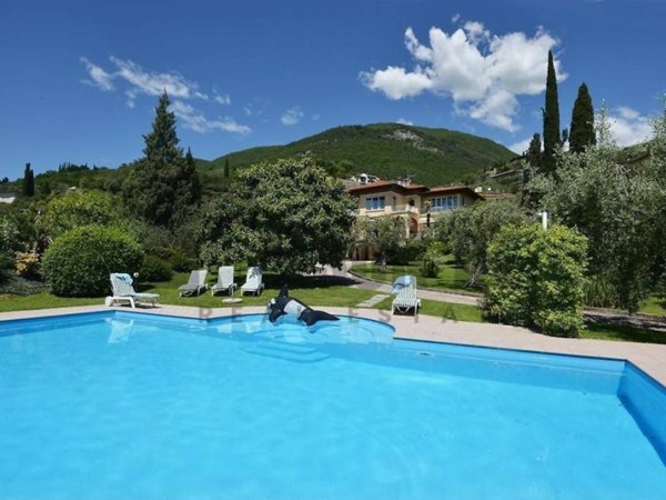 casa indipendente in vendita a Gardone Riviera