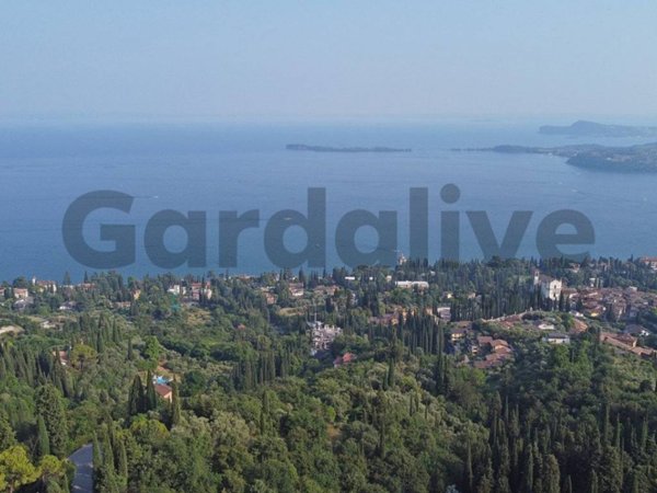 terreno edificabile in vendita a Gardone Riviera
