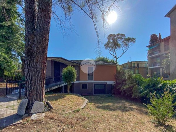 casa indipendente in vendita a Gardone Riviera