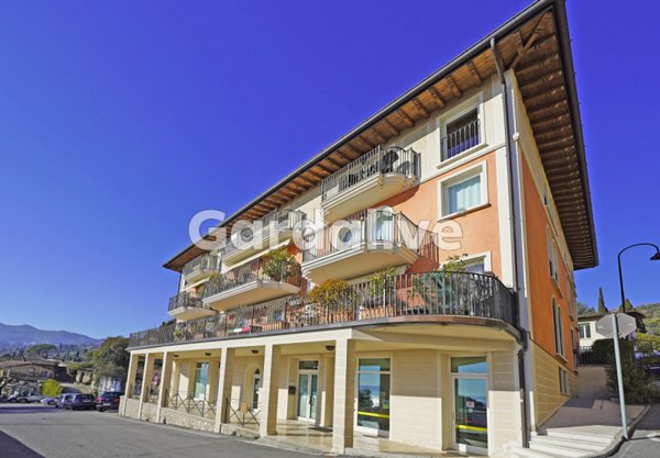 appartamento in vendita a Gardone Riviera in zona Fasano