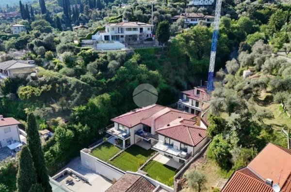 appartamento in vendita a Gardone Riviera