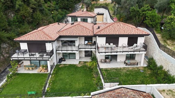 appartamento in vendita a Gardone Riviera