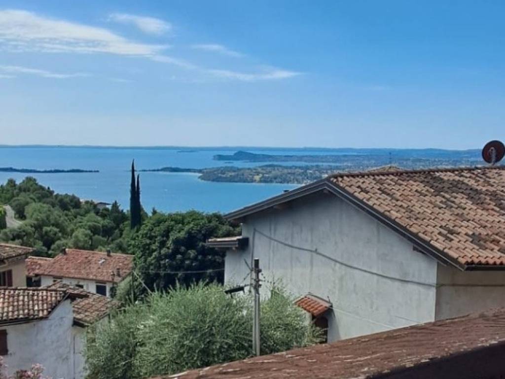 appartamento in vendita a Gardone Riviera in zona Tresnico