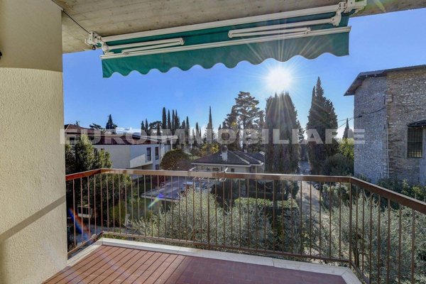 appartamento in vendita a Gardone Riviera in zona Fasano