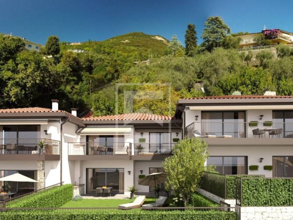 appartamento in vendita a Gardone Riviera in zona Fasano