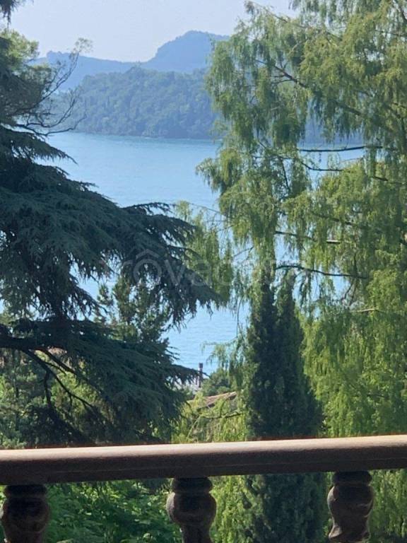 casa indipendente in vendita a Gardone Riviera