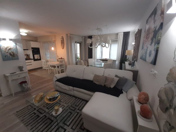 appartamento in vendita a Gardone Riviera in zona Fasano