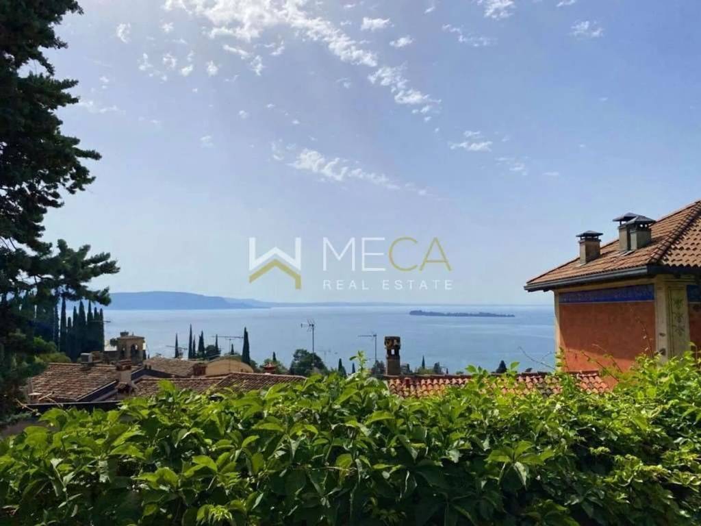 appartamento in vendita a Gardone Riviera in zona Morgnaga