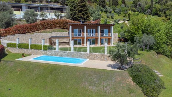 casa indipendente in vendita a Gardone Riviera