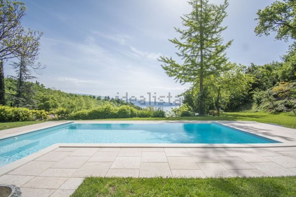 casa indipendente in vendita a Gardone Riviera