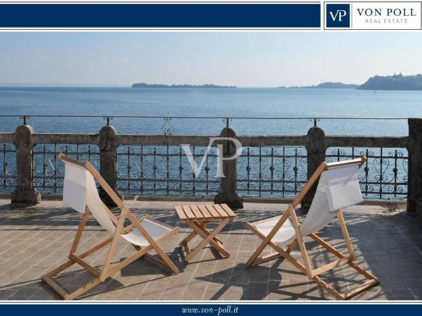 casa indipendente in vendita a Gardone Riviera in zona Morgnaga