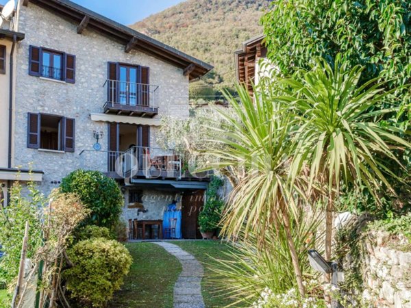 casa indipendente in vendita a Gardone Riviera