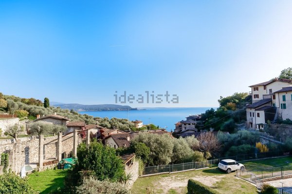 casa indipendente in vendita a Gardone Riviera in zona Fasano