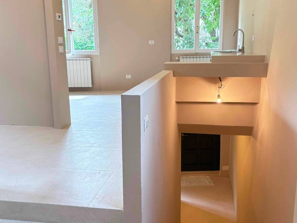 appartamento in vendita a Gardone Riviera in zona Morgnaga