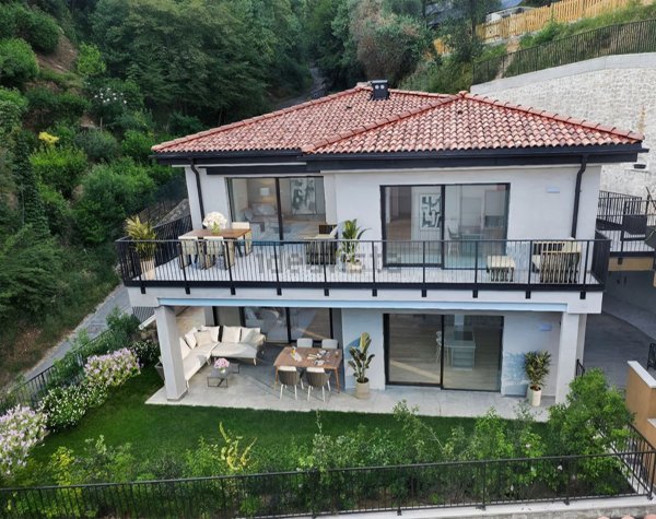 appartamento in vendita a Gardone Riviera