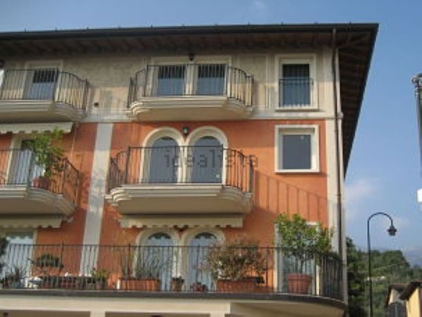 appartamento in vendita a Gardone Riviera in zona Fasano