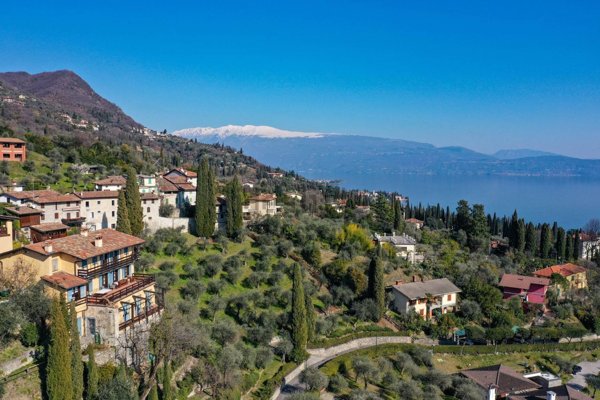 casa indipendente in vendita a Gardone Riviera