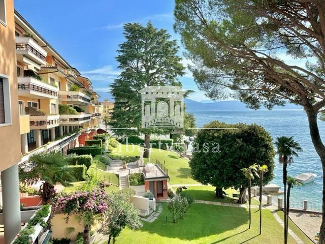 appartamento in vendita a Gardone Riviera in zona Fasano