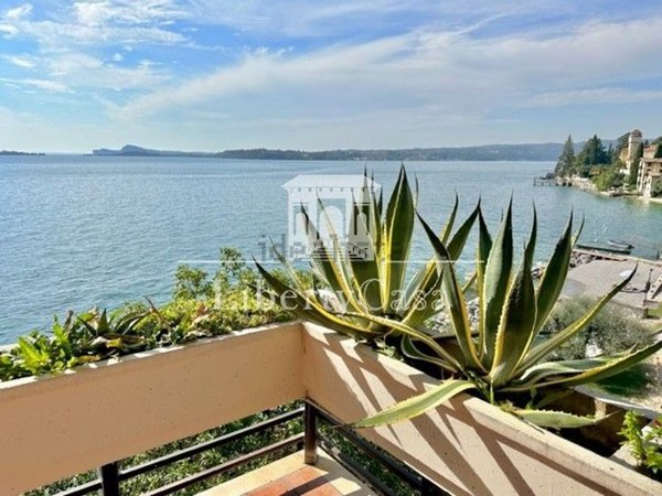 appartamento in vendita a Gardone Riviera in zona Fasano