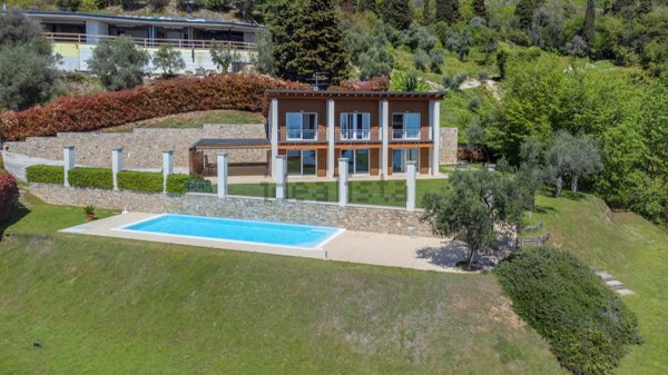 casa indipendente in vendita a Gardone Riviera